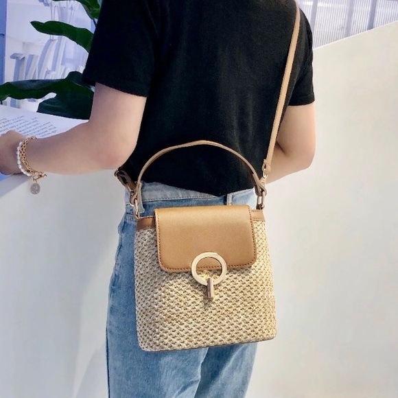 Just In! 🆕 VERONA Straw Weave Bucket Bag - Picture 2 of 8
